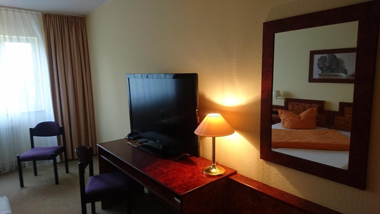 Landhotel Trampe Екстериор снимка
