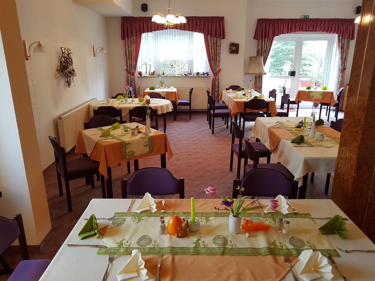 Landhotel Trampe Екстериор снимка